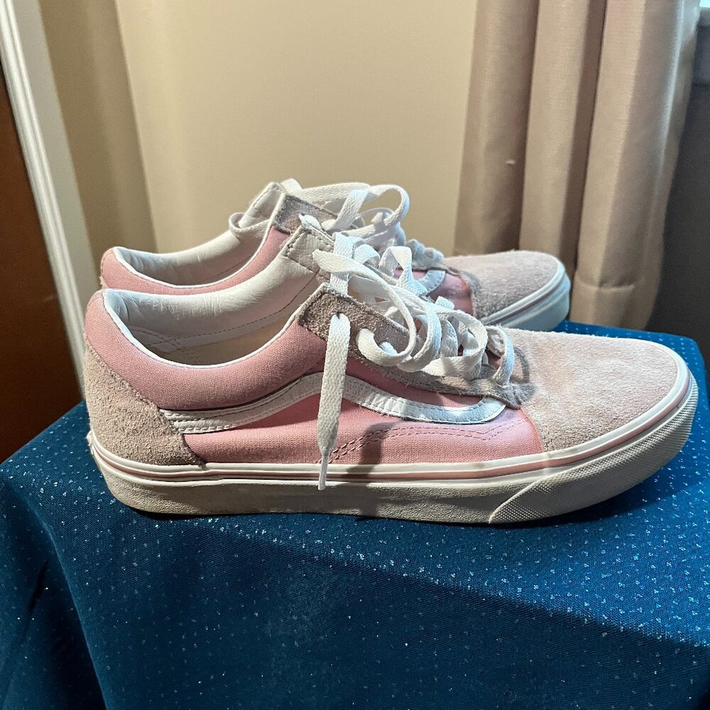 women's Vans low skate shoes size 10